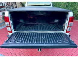 FORD - RANGER - 2013/2014 - Branca - R$ 114.900,00