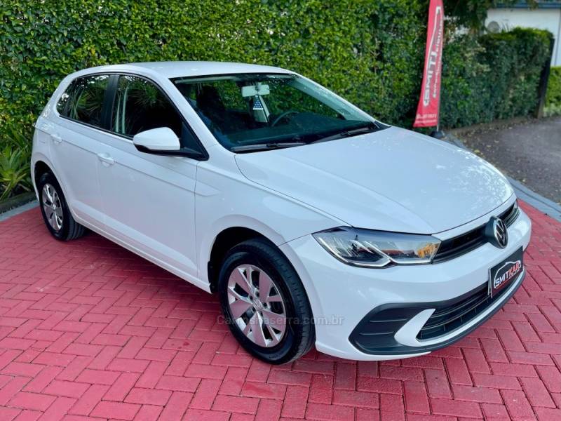 VOLKSWAGEN - POLO - 2023/2023 - Branca - R$ 75.900,00