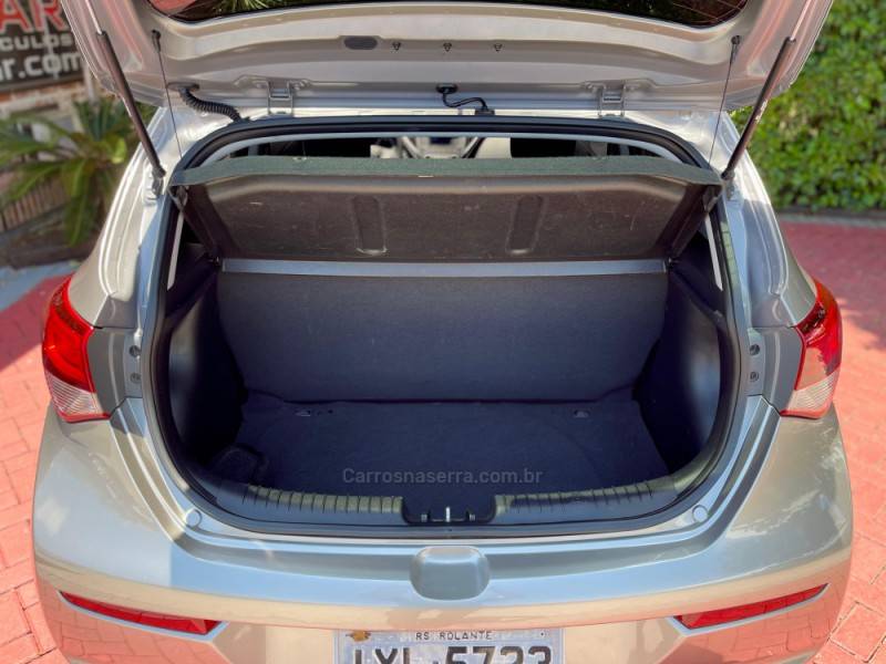 HYUNDAI - HB20S - 2016/2016 - Prata - R$ 53.900,00