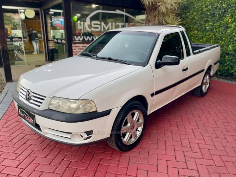 VOLKSWAGEN - SAVEIRO - 2005/2005 - Branca - R$ 25.900,00