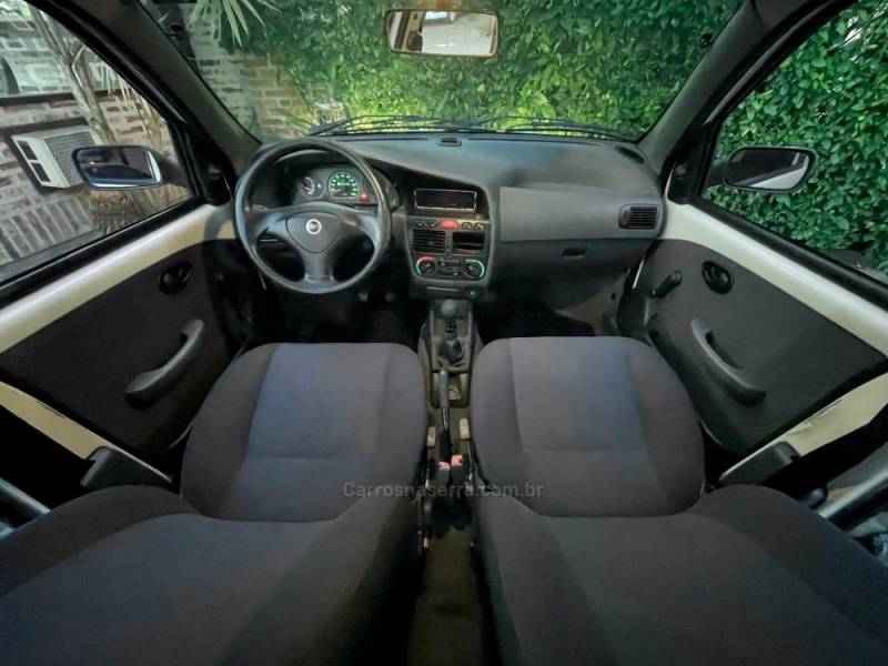 FIAT - PALIO - 2003/2003 - Branca - R$ 15.900,00