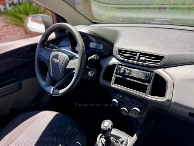 CHEVROLET - ONIX - 2017/2017 - Branca - R$ 48.900,00