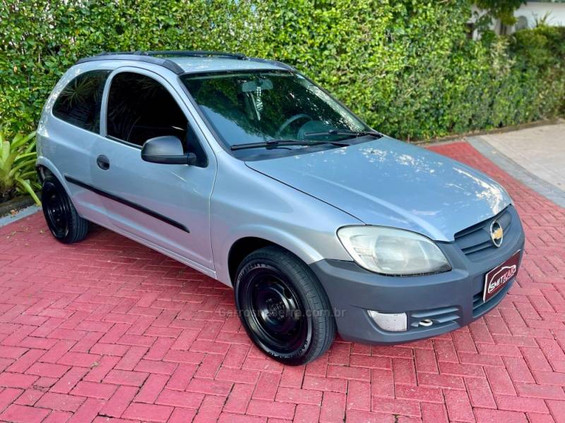 CHEVROLET - CELTA - 2009/2009 - Prata - R$ 22.900,00