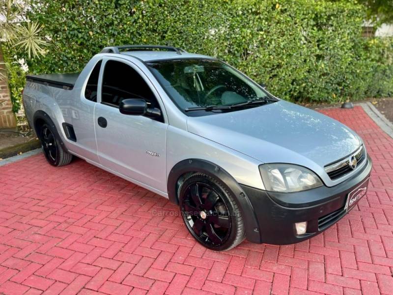 CHEVROLET - MONTANA - 2006/2006 - Prata - R$ 36.900,00