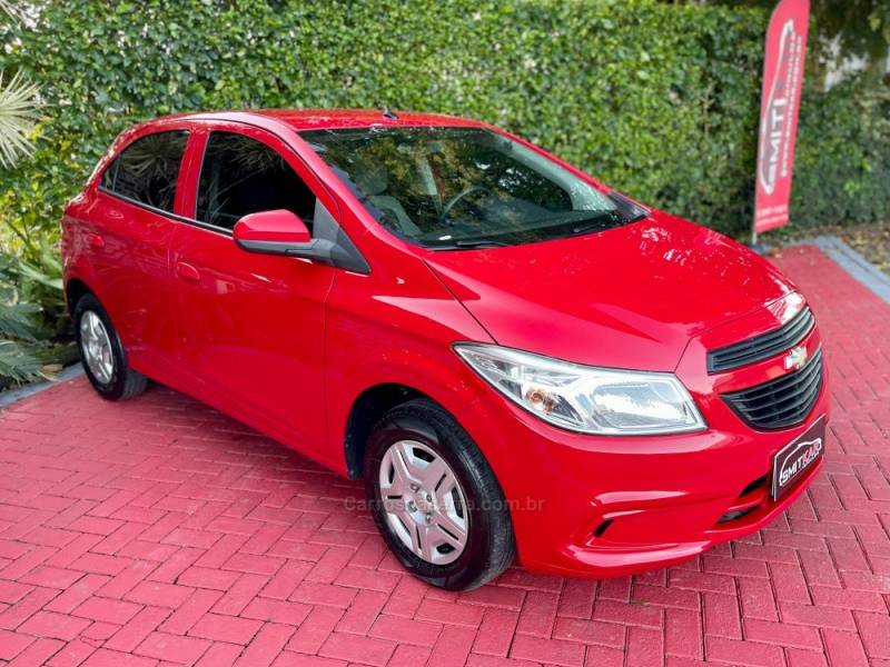 CHEVROLET - ONIX - 2014/2015 - Vermelha - R$ 46.900,00