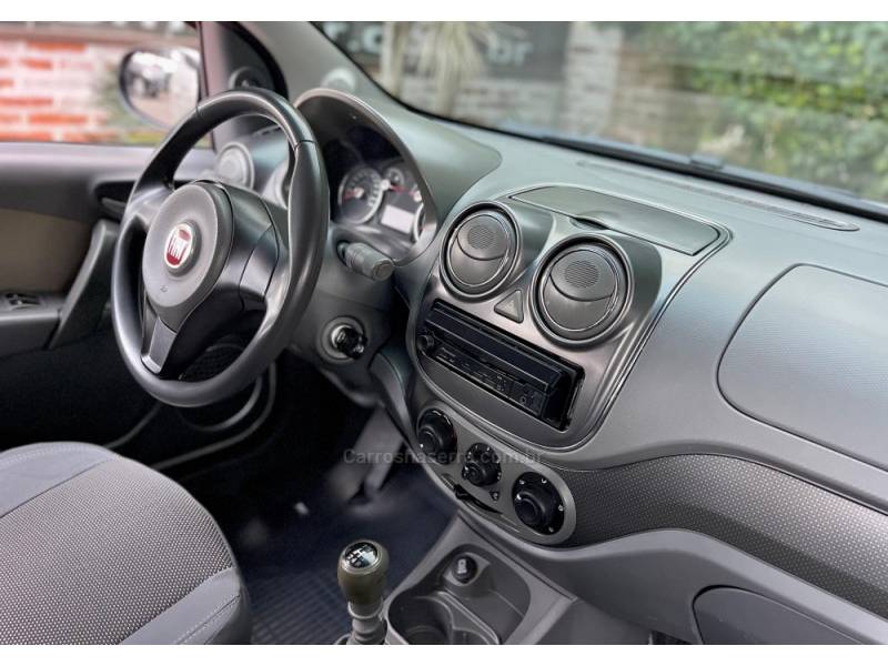 FIAT - PALIO - 2013/2013 - Branca - R$ 38.900,00