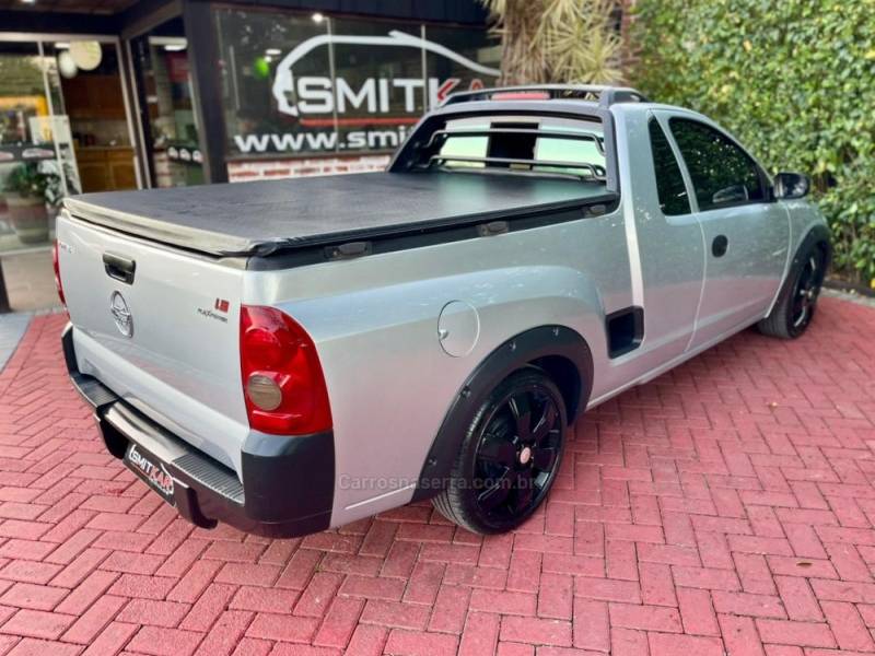 CHEVROLET - MONTANA - 2006/2006 - Prata - R$ 36.900,00