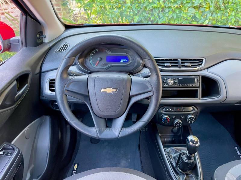 CHEVROLET - ONIX - 2014/2015 - Vermelha - R$ 46.900,00