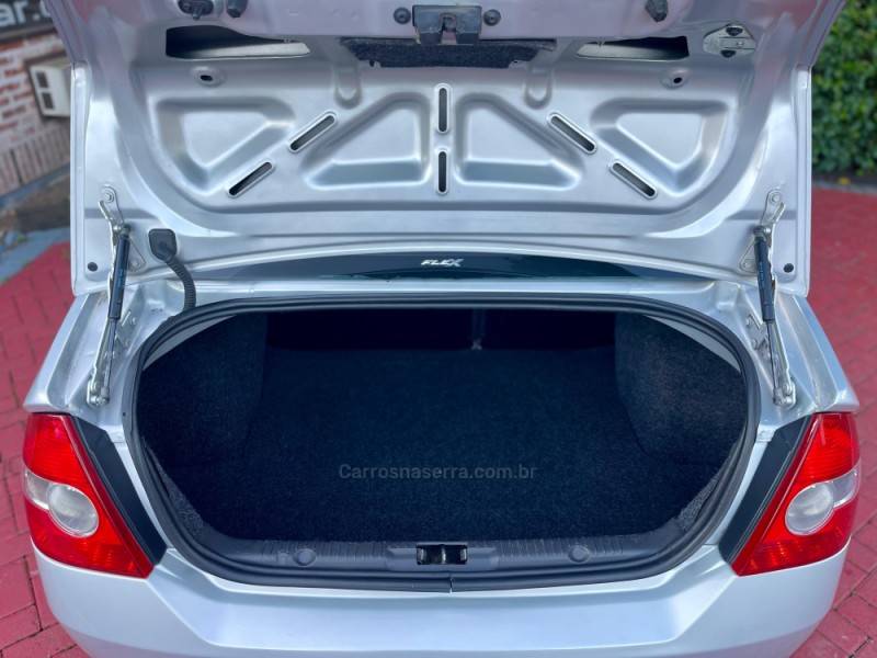 FORD - FIESTA - 2009/2009 - Prata - R$ 32.900,00