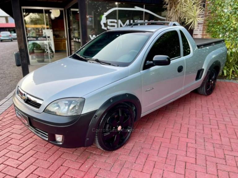 CHEVROLET - MONTANA - 2006/2006 - Prata - R$ 36.900,00