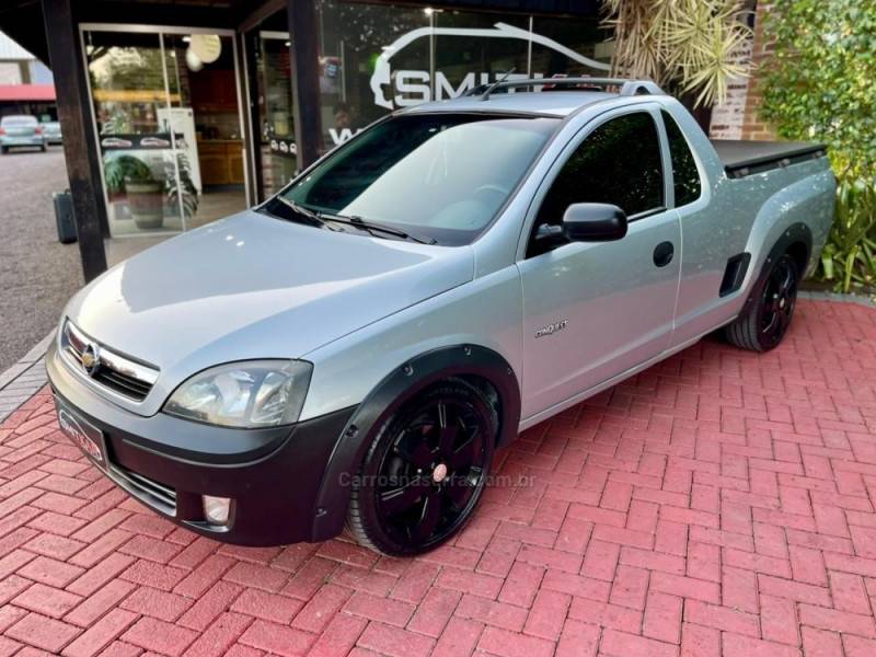 CHEVROLET - MONTANA - 2006/2006 - Prata - R$ 36.900,00