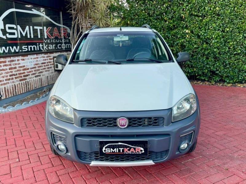 FIAT - STRADA - 2015/2016 - Branca - R$ 65.900,00