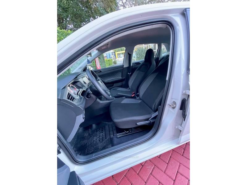 VOLKSWAGEN - POLO - 2023/2023 - Branca - R$ 75.900,00