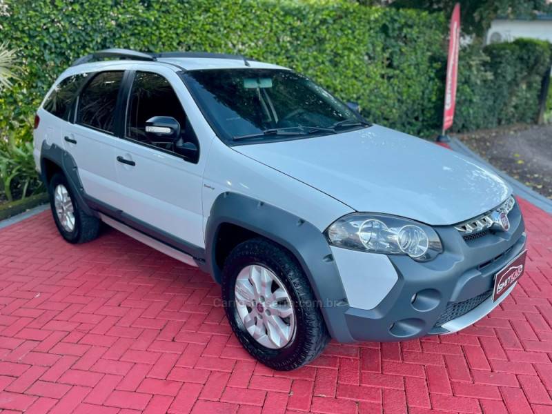 FIAT - PALIO - 2013/2014 - Branca - R$ 45.900,00
