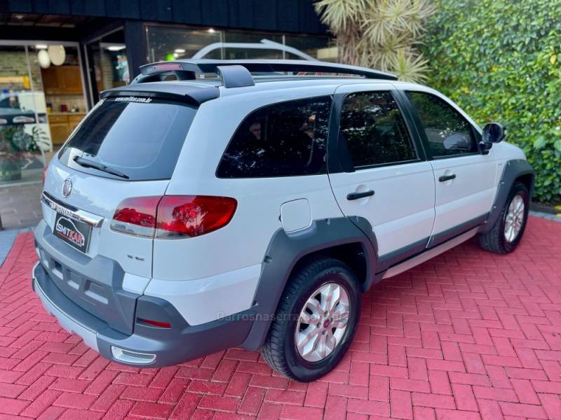 FIAT - PALIO - 2013/2014 - Branca - R$ 45.900,00