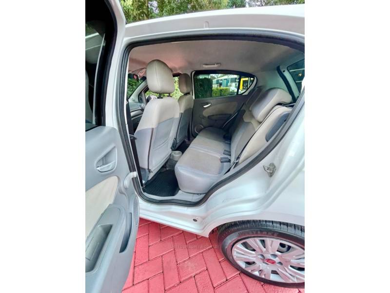 FIAT - PALIO - 2013/2013 - Branca - R$ 38.900,00