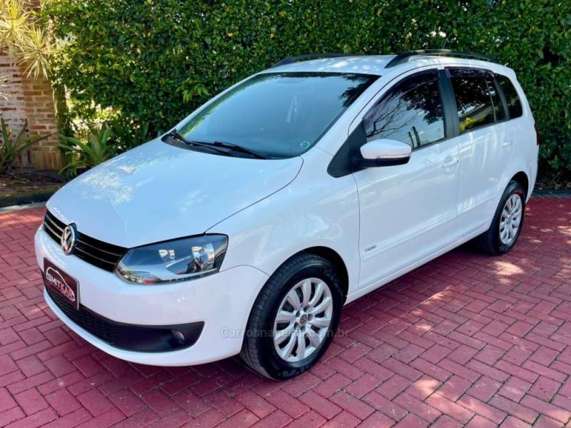 VOLKSWAGEN - SPACEFOX - 2011/2012 - Branca - R$ 42.900,00