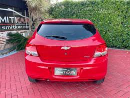 CHEVROLET - ONIX - 2014/2015 - Vermelha - R$ 46.900,00